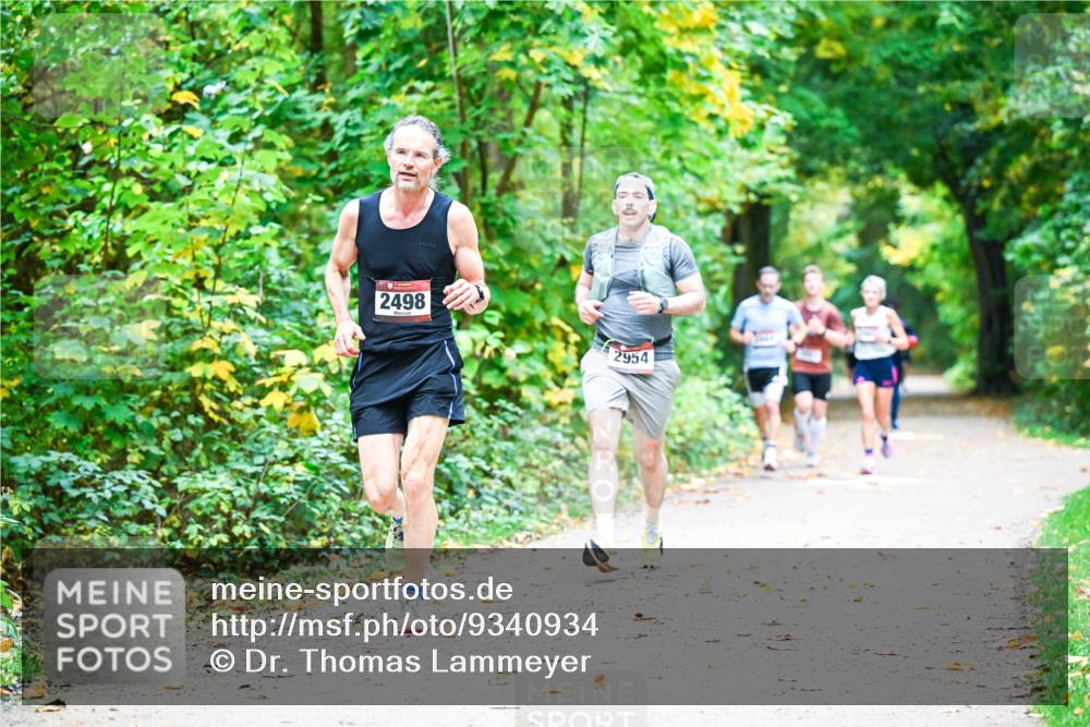 12.10.2025 - Bramfelder Halbmarathon 2025 Dr. Thomas Lammeyer http://msf.ph/oto/9340934 12.10.2025 09:50:07 Laufen 2498, 2954 meine-sportfotos.de