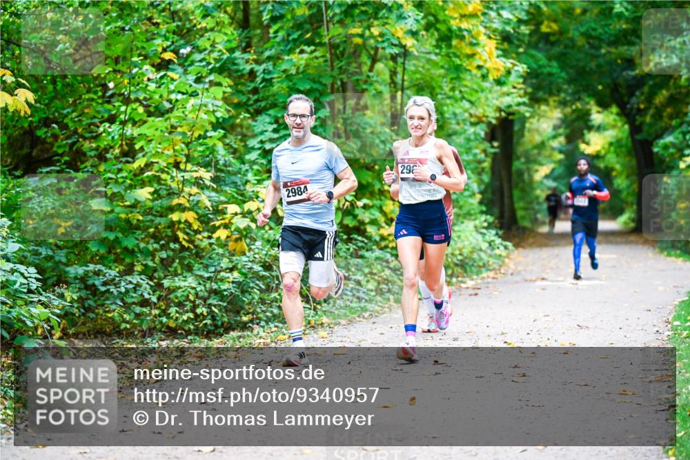 12.10.2025 - Bramfelder Halbmarathon 2025 Dr. Thomas Lammeyer http://msf.ph/oto/9340957 12.10.2025 09:50:11 Laufen 29, 2984 meine-sportfotos.de