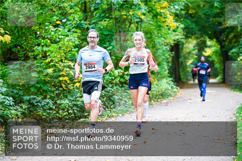 12.10.2025 - Bramfelder Halbmarathon 2025 Dr. Thomas Lammeyer http://msf.ph/oto/9340959 12.10.2025 09:50:11 Laufen 2985, 2984 meine-sportfotos.de