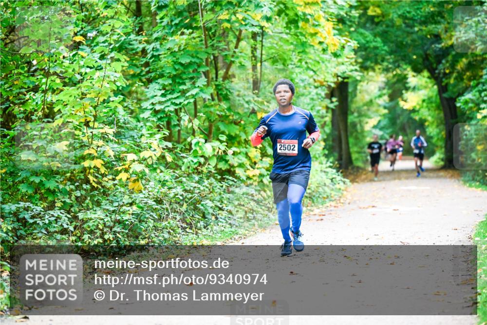 12.10.2025 - Bramfelder Halbmarathon 2025 Dr. Thomas Lammeyer http://msf.ph/oto/9340974 12.10.2025 09:50:14 Laufen 2502 meine-sportfotos.de