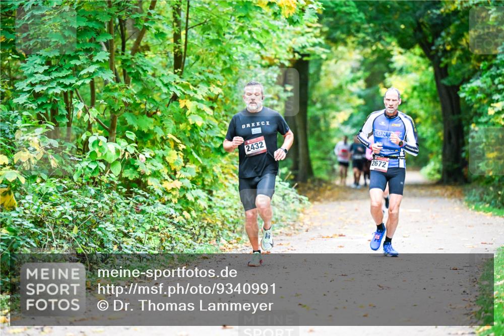 12.10.2025 - Bramfelder Halbmarathon 2025 Dr. Thomas Lammeyer http://msf.ph/oto/9340991 12.10.2025 09:50:23 Laufen 2432, 2672 meine-sportfotos.de