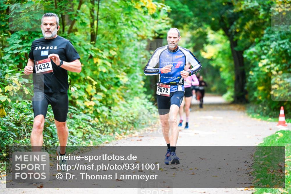 12.10.2025 - Bramfelder Halbmarathon 2025 Dr. Thomas Lammeyer http://msf.ph/oto/9341001 12.10.2025 09:50:25 Laufen 2432, 2672 meine-sportfotos.de