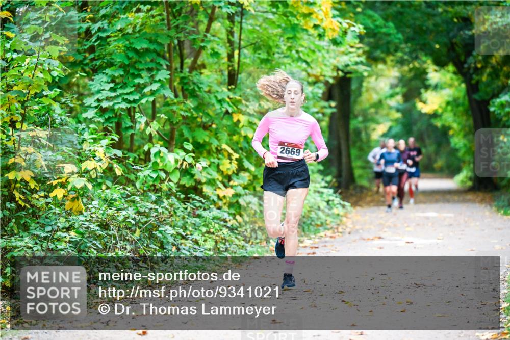 12.10.2025 - Bramfelder Halbmarathon 2025 Dr. Thomas Lammeyer http://msf.ph/oto/9341021 12.10.2025 09:50:29 Laufen 2669 meine-sportfotos.de