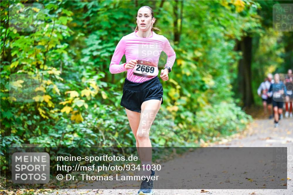 12.10.2025 - Bramfelder Halbmarathon 2025 Dr. Thomas Lammeyer http://msf.ph/oto/9341030 12.10.2025 09:50:30 Laufen 2669 meine-sportfotos.de
