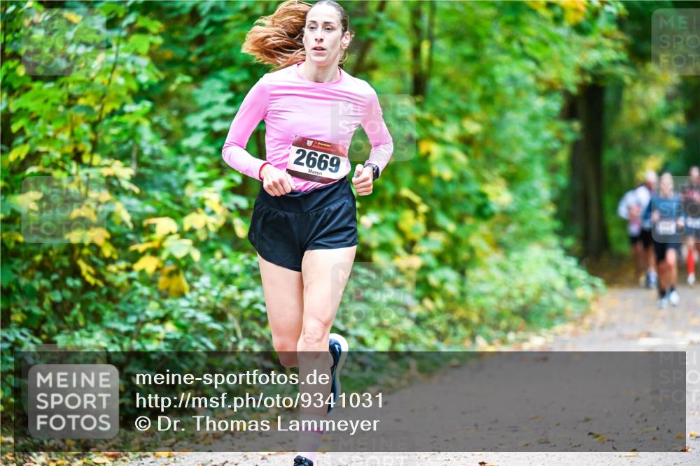 12.10.2025 - Bramfelder Halbmarathon 2025 Dr. Thomas Lammeyer http://msf.ph/oto/9341031 12.10.2025 09:50:30 Laufen 2669 meine-sportfotos.de
