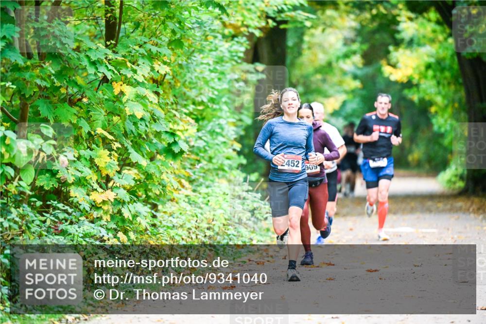 12.10.2025 - Bramfelder Halbmarathon 2025 Dr. Thomas Lammeyer http://msf.ph/oto/9341040 12.10.2025 09:50:33 Laufen 2452, 909 meine-sportfotos.de