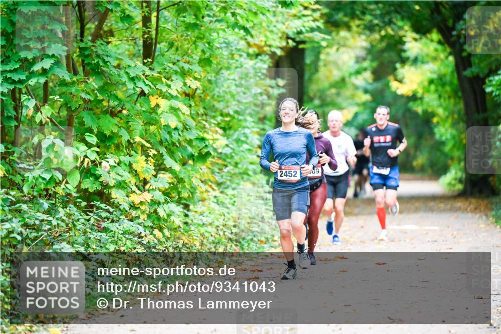 12.10.2025 - Bramfelder Halbmarathon 2025 Dr. Thomas Lammeyer http://msf.ph/oto/9341043 12.10.2025 09:50:34 Laufen 2452, 09 meine-sportfotos.de