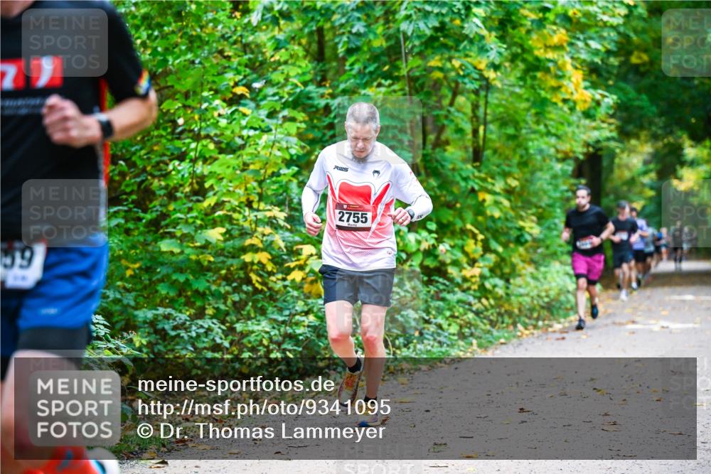 12.10.2025 - Bramfelder Halbmarathon 2025 Dr. Thomas Lammeyer http://msf.ph/oto/9341095 12.10.2025 09:50:42 Laufen 70, 59, 2755 meine-sportfotos.de