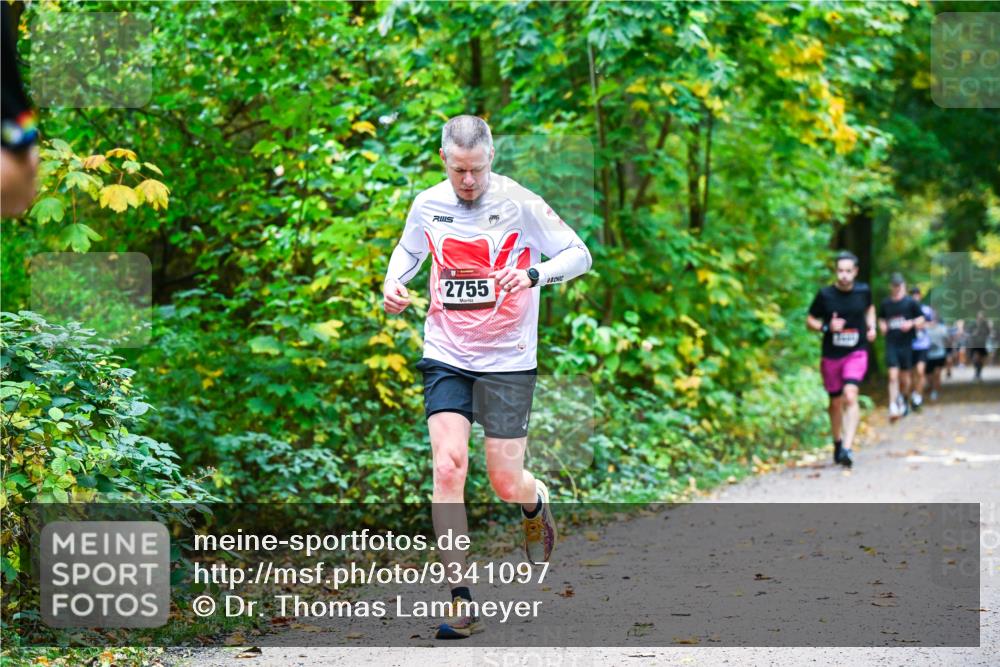 12.10.2025 - Bramfelder Halbmarathon 2025 Dr. Thomas Lammeyer http://msf.ph/oto/9341097 12.10.2025 09:50:42 Laufen 2755 meine-sportfotos.de