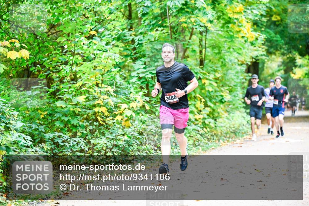 12.10.2025 - Bramfelder Halbmarathon 2025 Dr. Thomas Lammeyer http://msf.ph/oto/9341106 12.10.2025 09:50:45 Laufen 2480 meine-sportfotos.de