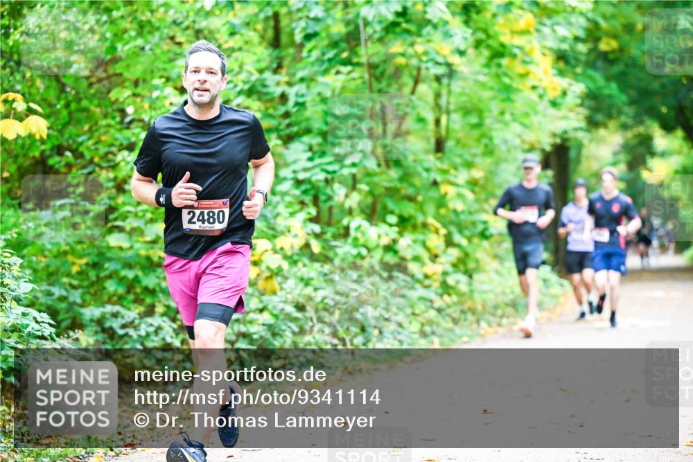 12.10.2025 - Bramfelder Halbmarathon 2025 Dr. Thomas Lammeyer http://msf.ph/oto/9341114 12.10.2025 09:50:46 Laufen 2480 meine-sportfotos.de