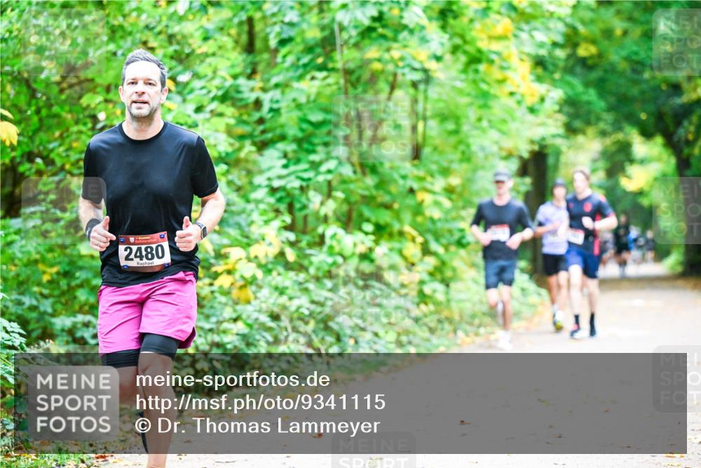 12.10.2025 - Bramfelder Halbmarathon 2025 Dr. Thomas Lammeyer http://msf.ph/oto/9341115 12.10.2025 09:50:46 Laufen 2480 meine-sportfotos.de