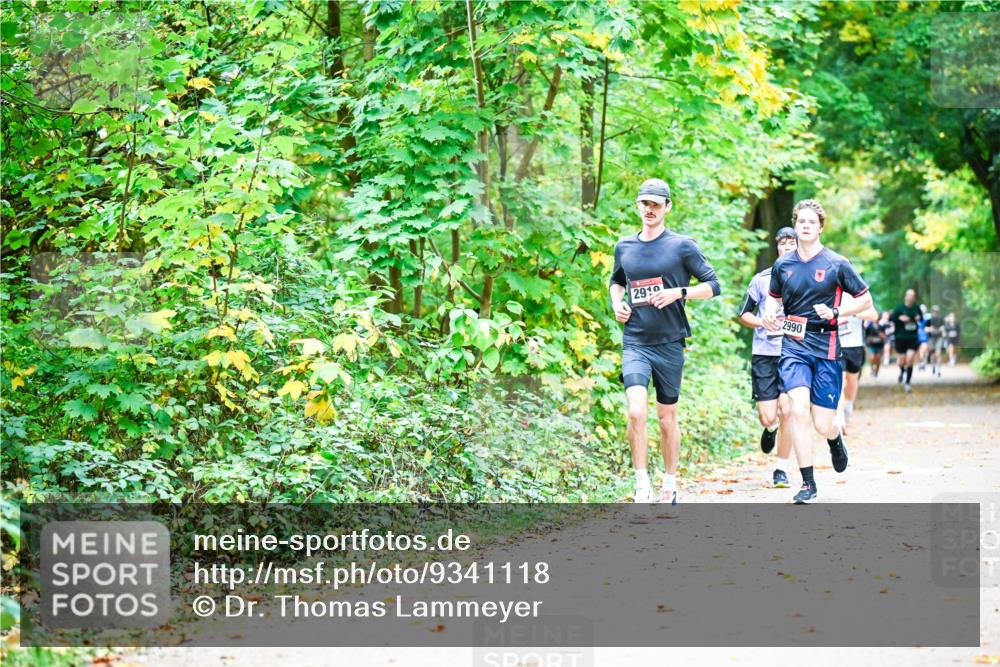 12.10.2025 - Bramfelder Halbmarathon 2025 Dr. Thomas Lammeyer http://msf.ph/oto/9341118 12.10.2025 09:50:47 Laufen 2910, 2990 meine-sportfotos.de