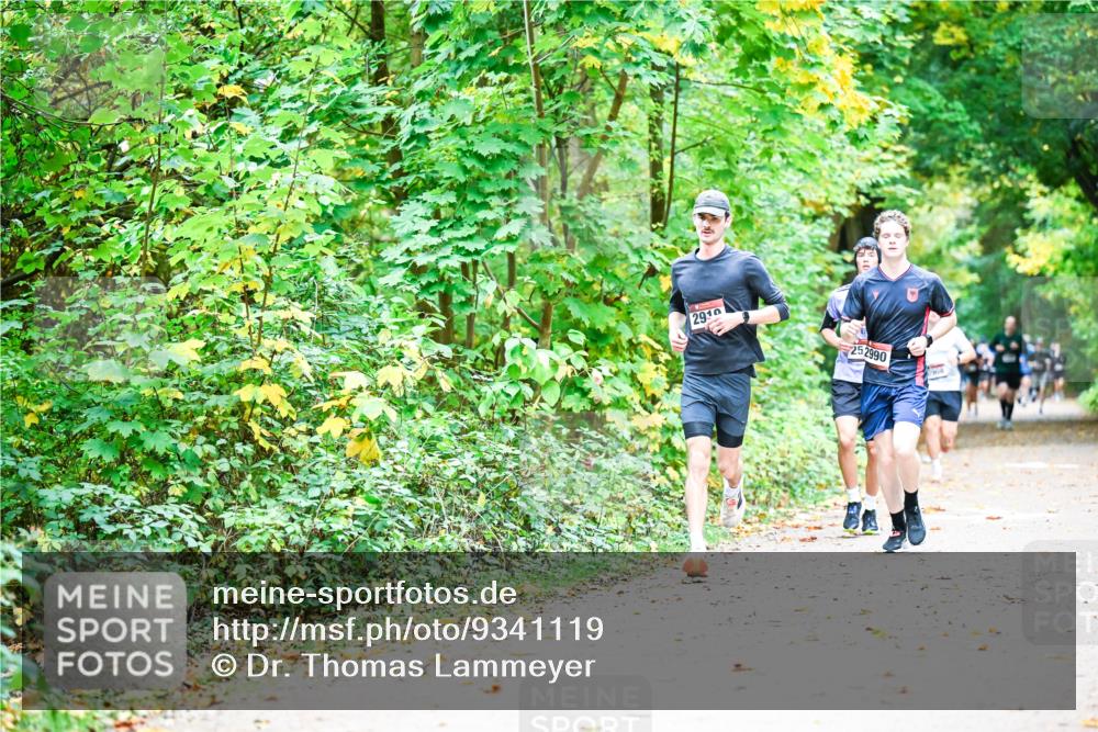 12.10.2025 - Bramfelder Halbmarathon 2025 Dr. Thomas Lammeyer http://msf.ph/oto/9341119 12.10.2025 09:50:47 Laufen 2910, 25, 2990 meine-sportfotos.de