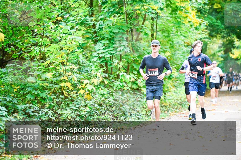 12.10.2025 - Bramfelder Halbmarathon 2025 Dr. Thomas Lammeyer http://msf.ph/oto/9341123 12.10.2025 09:50:48 Laufen 2919, 2990 meine-sportfotos.de