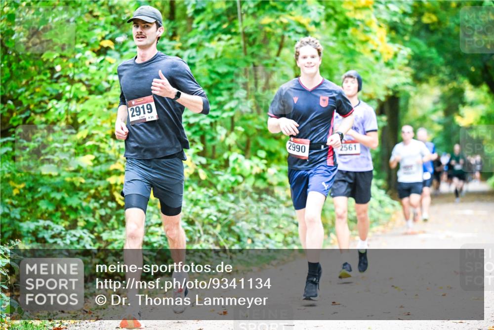 12.10.2025 - Bramfelder Halbmarathon 2025 Dr. Thomas Lammeyer http://msf.ph/oto/9341134 12.10.2025 09:50:50 Laufen 2919, 31, 2990, 2561 meine-sportfotos.de