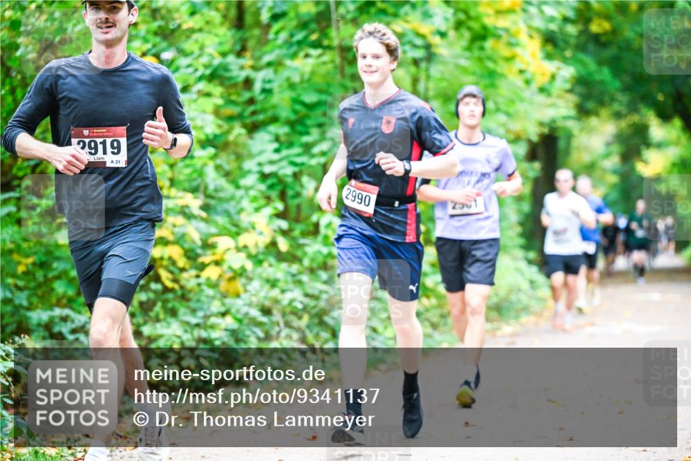 12.10.2025 - Bramfelder Halbmarathon 2025 Dr. Thomas Lammeyer http://msf.ph/oto/9341137 12.10.2025 09:50:50 Laufen 34, 2919, 31, 2990, 2001 meine-sportfotos.de