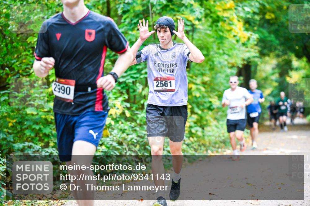 12.10.2025 - Bramfelder Halbmarathon 2025 Dr. Thomas Lammeyer http://msf.ph/oto/9341143 12.10.2025 09:50:51 Laufen 2990, 2561 meine-sportfotos.de