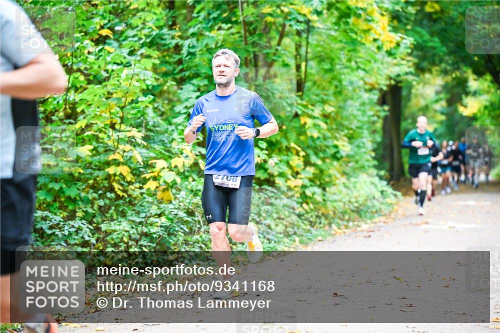 12.10.2025 - Bramfelder Halbmarathon 2025 Dr. Thomas Lammeyer http://msf.ph/oto/9341168 12.10.2025 09:50:55 Laufen 2708 meine-sportfotos.de