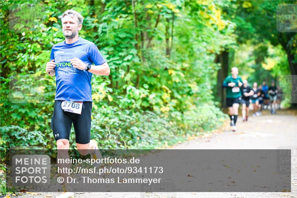 12.10.2025 - Bramfelder Halbmarathon 2025 Dr. Thomas Lammeyer http://msf.ph/oto/9341173 12.10.2025 09:50:56 Laufen 2708, 13 meine-sportfotos.de