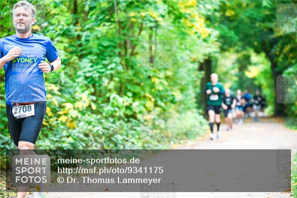 12.10.2025 - Bramfelder Halbmarathon 2025 Dr. Thomas Lammeyer http://msf.ph/oto/9341175 12.10.2025 09:50:56 Laufen 2, 2708, 13 meine-sportfotos.de