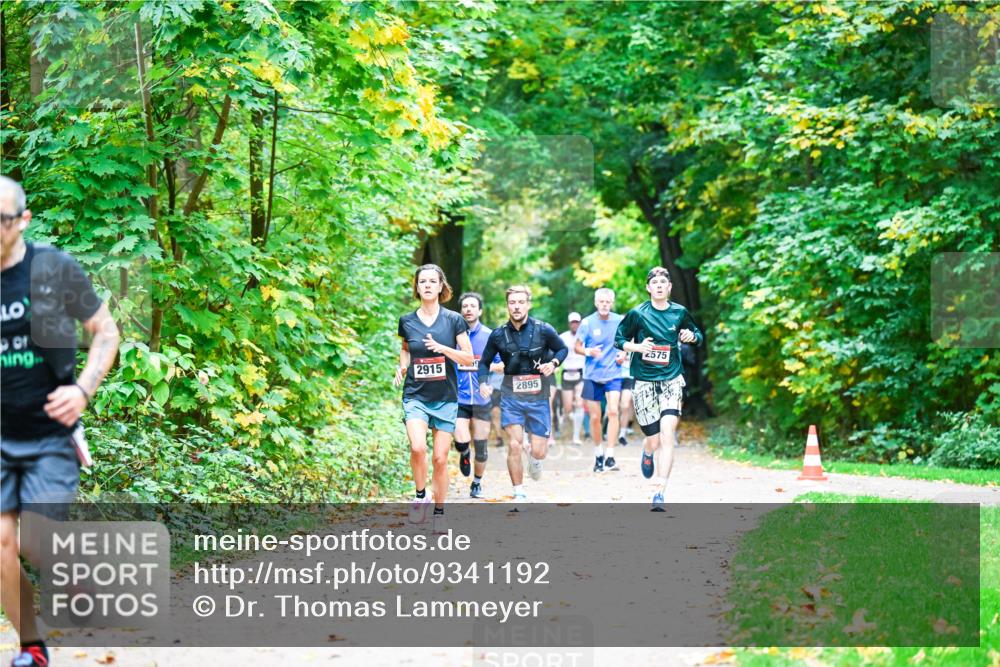 12.10.2025 - Bramfelder Halbmarathon 2025 Dr. Thomas Lammeyer http://msf.ph/oto/9341192 12.10.2025 09:51:04 Laufen 2915, 2895, 2575 meine-sportfotos.de