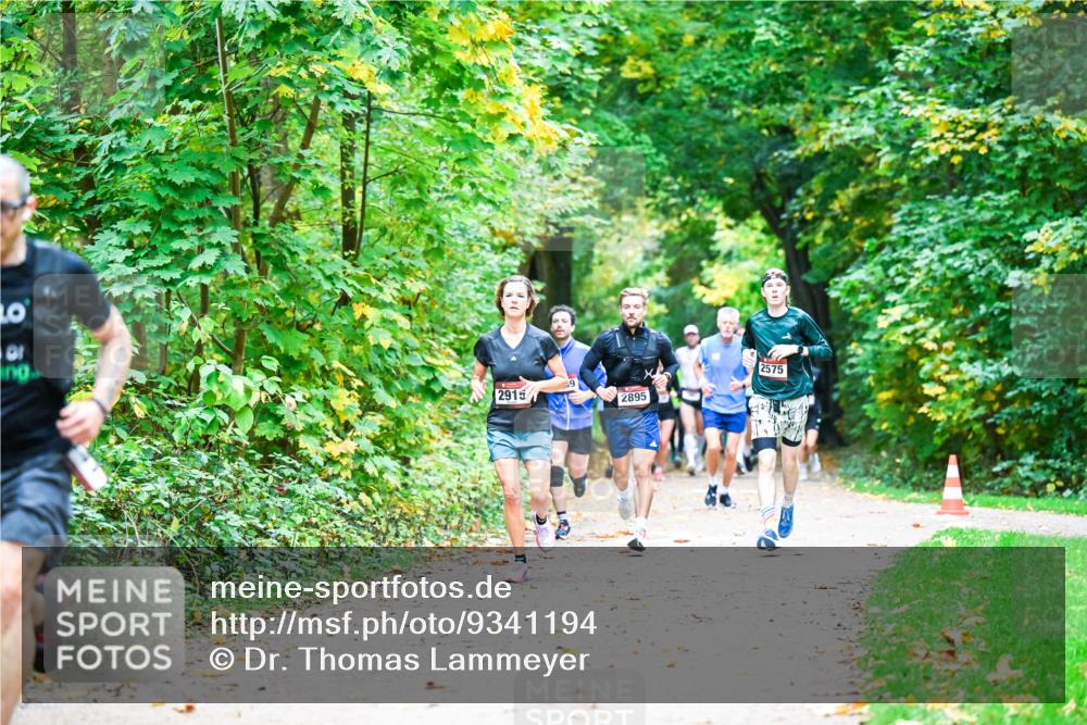 12.10.2025 - Bramfelder Halbmarathon 2025 Dr. Thomas Lammeyer http://msf.ph/oto/9341194 12.10.2025 09:51:05 Laufen 2915, 2895, 2575 meine-sportfotos.de