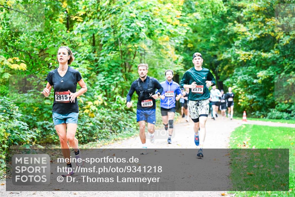 12.10.2025 - Bramfelder Halbmarathon 2025 Dr. Thomas Lammeyer http://msf.ph/oto/9341218 12.10.2025 09:51:08 Laufen 2915, 2895, 2699, 2575 meine-sportfotos.de