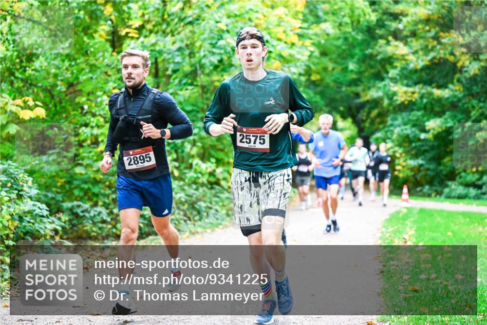 12.10.2025 - Bramfelder Halbmarathon 2025 Dr. Thomas Lammeyer http://msf.ph/oto/9341225 12.10.2025 09:51:09 Laufen 2895, 2575 meine-sportfotos.de