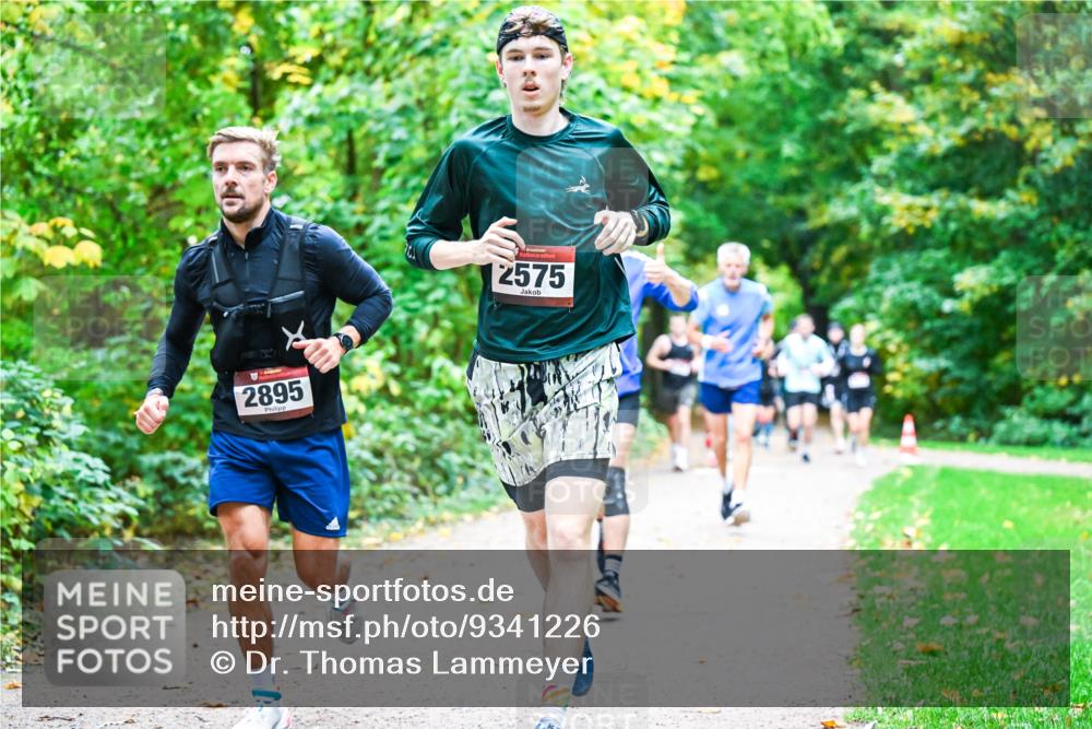 12.10.2025 - Bramfelder Halbmarathon 2025 Dr. Thomas Lammeyer http://msf.ph/oto/9341226 12.10.2025 09:51:09 Laufen 2895, 2575 meine-sportfotos.de