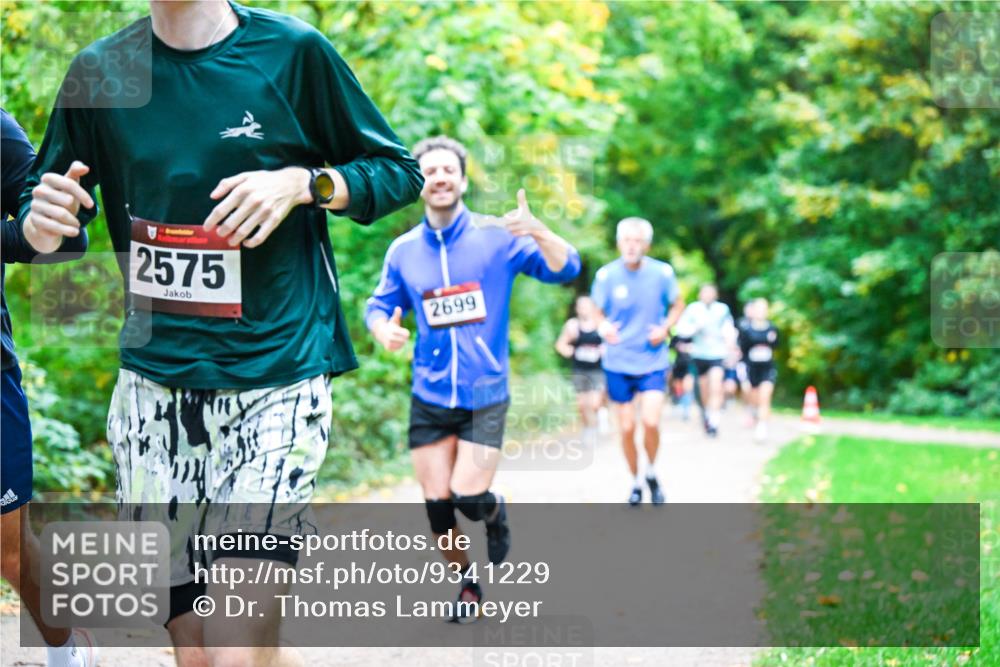 12.10.2025 - Bramfelder Halbmarathon 2025 Dr. Thomas Lammeyer http://msf.ph/oto/9341229 12.10.2025 09:51:10 Laufen 2575, 2699 meine-sportfotos.de