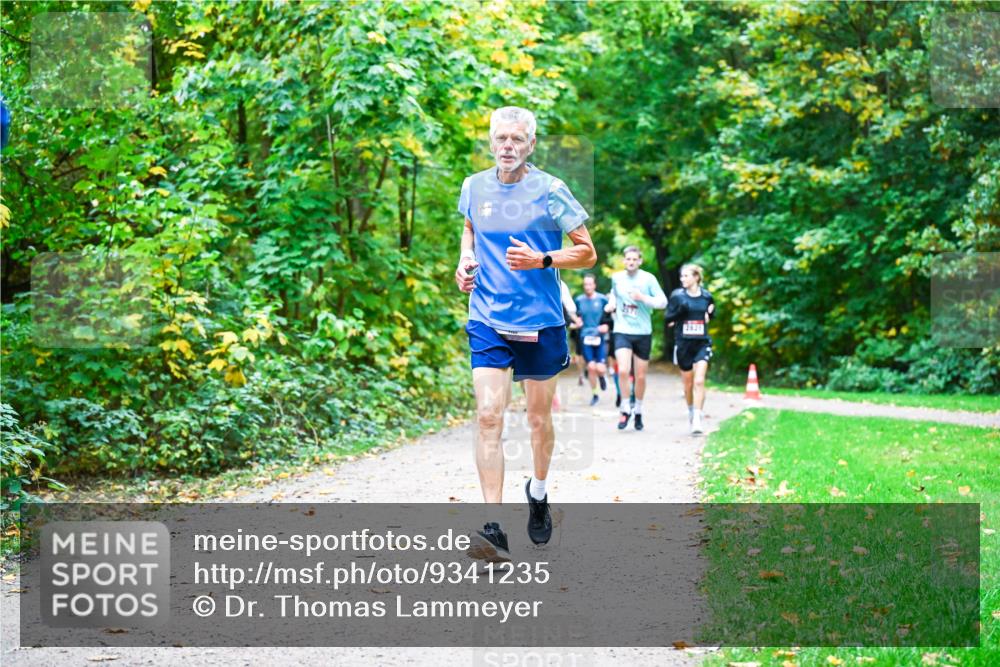 12.10.2025 - Bramfelder Halbmarathon 2025 Dr. Thomas Lammeyer http://msf.ph/oto/9341235 12.10.2025 09:51:11 Laufen 2831 meine-sportfotos.de