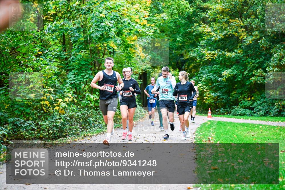 12.10.2025 - Bramfelder Halbmarathon 2025 Dr. Thomas Lammeyer http://msf.ph/oto/9341248 12.10.2025 09:51:13 Laufen 765, 2636, 2449, 20, 20, 2571, 2821 meine-sportfotos.de