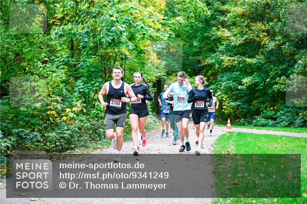 12.10.2025 - Bramfelder Halbmarathon 2025 Dr. Thomas Lammeyer http://msf.ph/oto/9341249 12.10.2025 09:51:13 Laufen 2765, 36, 2449, 2571, 2821 meine-sportfotos.de