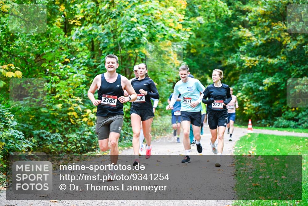 12.10.2025 - Bramfelder Halbmarathon 2025 Dr. Thomas Lammeyer http://msf.ph/oto/9341254 12.10.2025 09:51:14 Laufen 636, 2765, 1300, 2571, 2821 meine-sportfotos.de