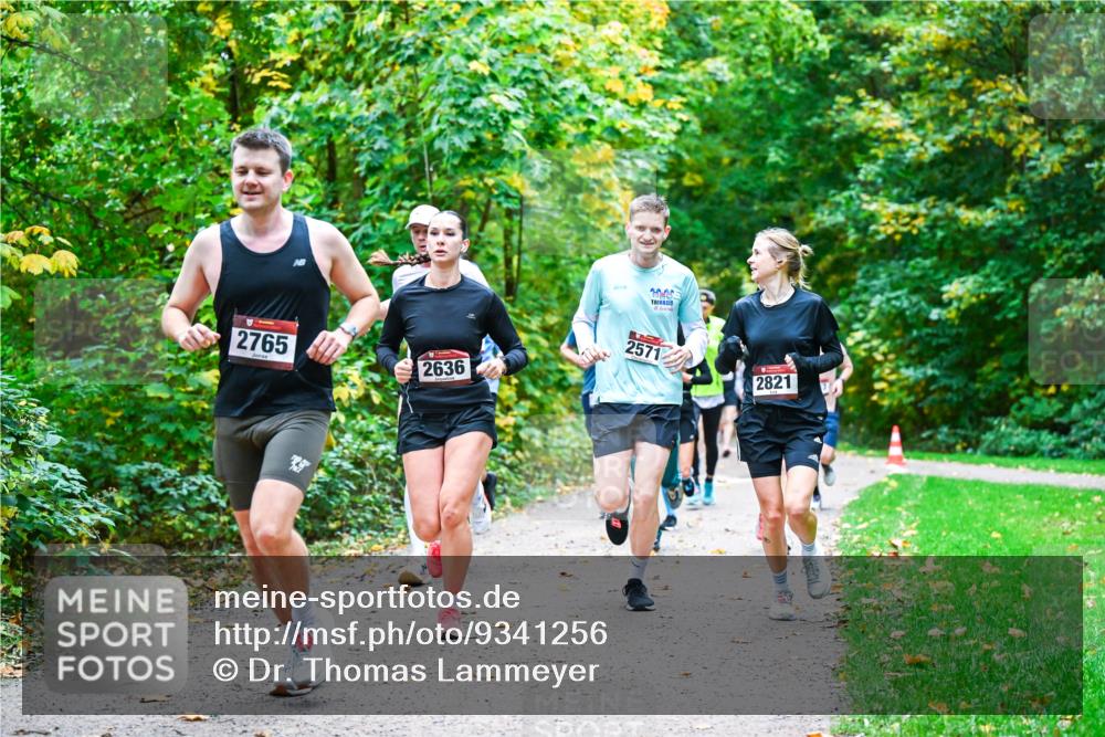 12.10.2025 - Bramfelder Halbmarathon 2025 Dr. Thomas Lammeyer http://msf.ph/oto/9341256 12.10.2025 09:51:14 Laufen 2765, 2636, 2571, 2821 meine-sportfotos.de