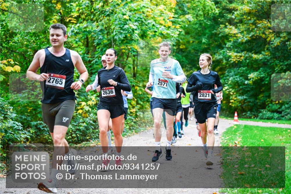 12.10.2025 - Bramfelder Halbmarathon 2025 Dr. Thomas Lammeyer http://msf.ph/oto/9341257 12.10.2025 09:51:14 Laufen 2765, 2636, 2571, 2821 meine-sportfotos.de