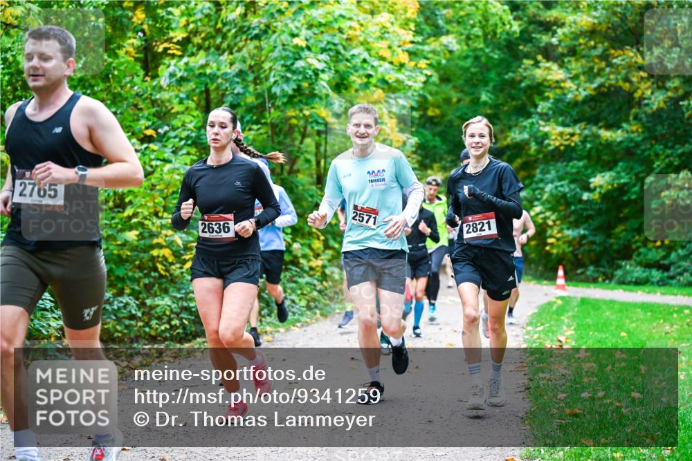 12.10.2025 - Bramfelder Halbmarathon 2025 Dr. Thomas Lammeyer http://msf.ph/oto/9341259 12.10.2025 09:51:14 Laufen 2765, 2636, 20, 20, 2571, 2821 meine-sportfotos.de