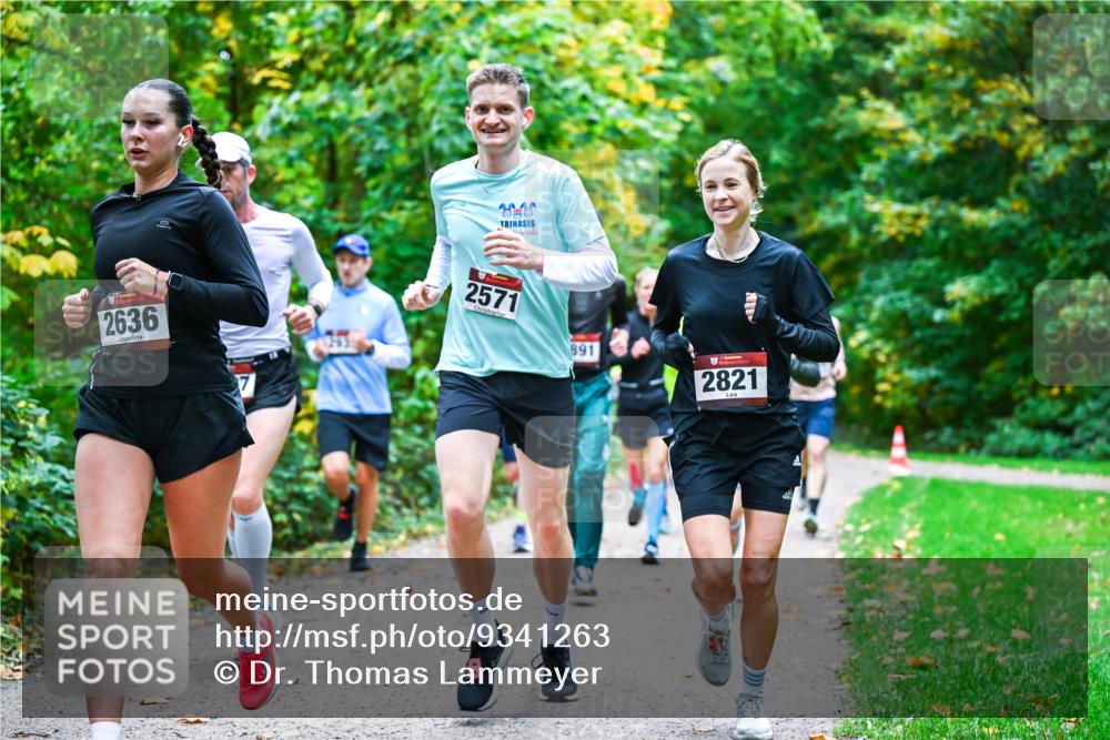12.10.2025 - Bramfelder Halbmarathon 2025 Dr. Thomas Lammeyer http://msf.ph/oto/9341263 12.10.2025 09:51:15 Laufen 2020, 2636, 2571, 991, 2821 meine-sportfotos.de