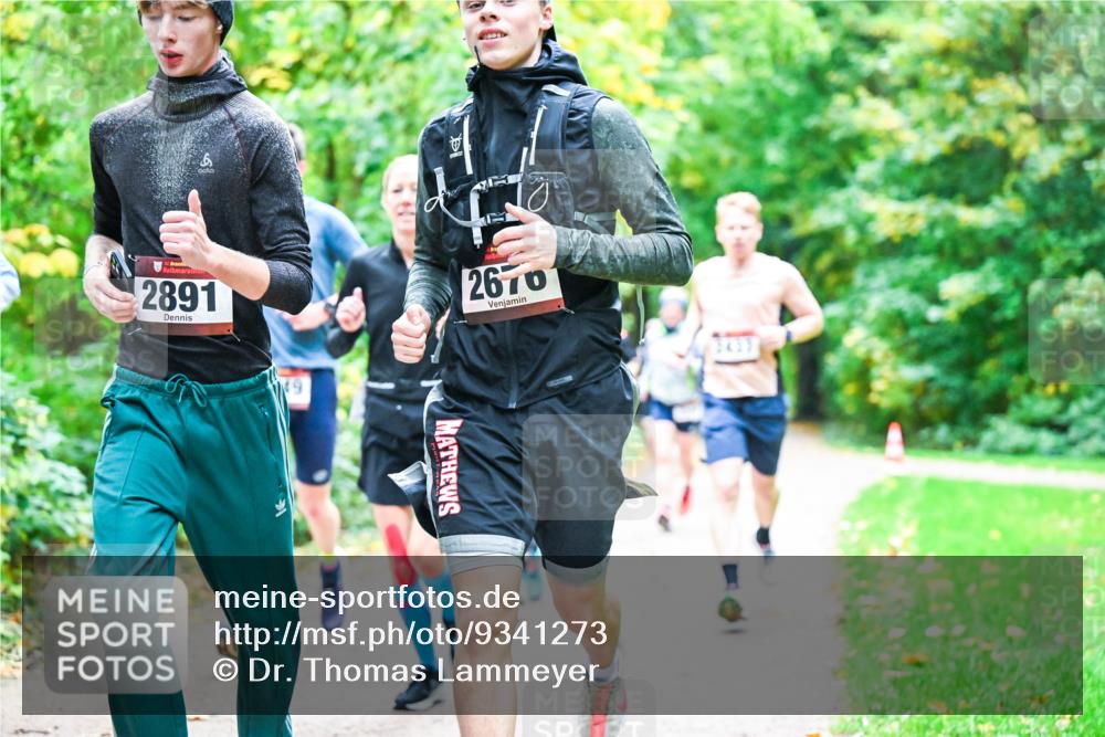 12.10.2025 - Bramfelder Halbmarathon 2025 Dr. Thomas Lammeyer http://msf.ph/oto/9341273 12.10.2025 09:51:17 Laufen 2891, 19, 2670 meine-sportfotos.de