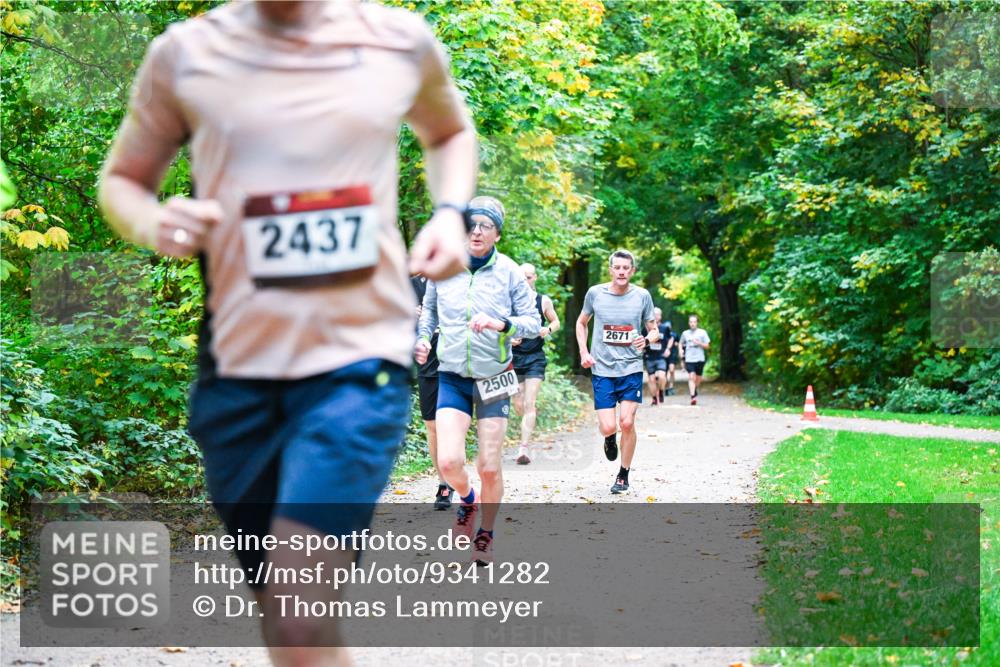 12.10.2025 - Bramfelder Halbmarathon 2025 Dr. Thomas Lammeyer http://msf.ph/oto/9341282 12.10.2025 09:51:19 Laufen 2437, 2500, 2671 meine-sportfotos.de