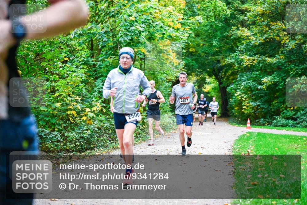 12.10.2025 - Bramfelder Halbmarathon 2025 Dr. Thomas Lammeyer http://msf.ph/oto/9341284 12.10.2025 09:51:19 Laufen 2500, 262, 2671 meine-sportfotos.de