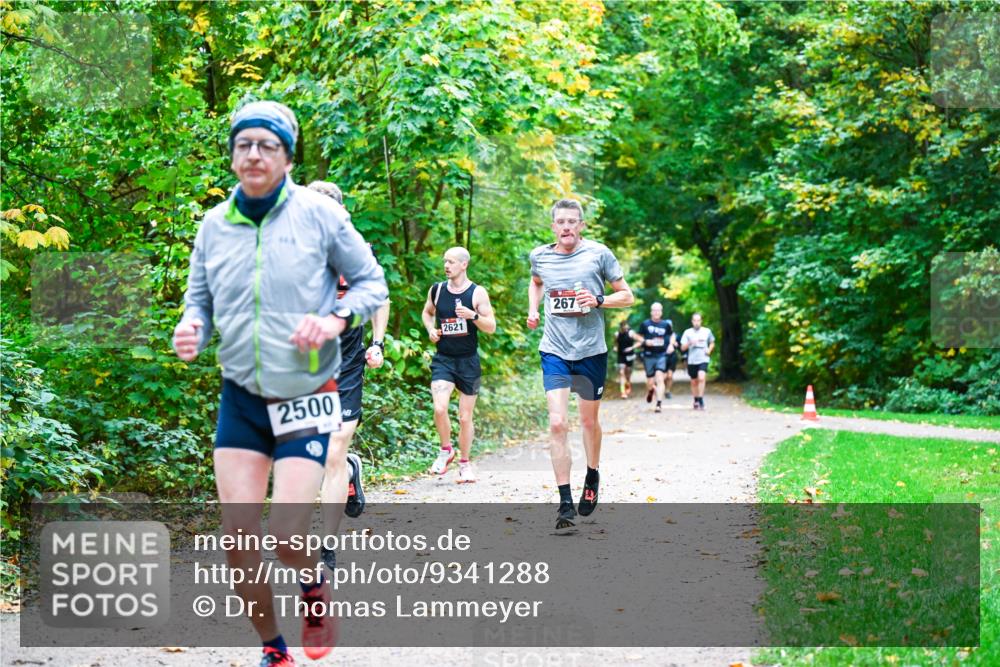 12.10.2025 - Bramfelder Halbmarathon 2025 Dr. Thomas Lammeyer http://msf.ph/oto/9341288 12.10.2025 09:51:19 Laufen 2500, 2621, 267 meine-sportfotos.de