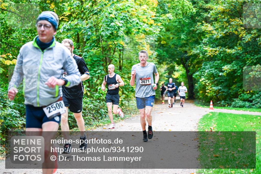 12.10.2025 - Bramfelder Halbmarathon 2025 Dr. Thomas Lammeyer http://msf.ph/oto/9341290 12.10.2025 09:51:20 Laufen 2500, 262, 2671 meine-sportfotos.de