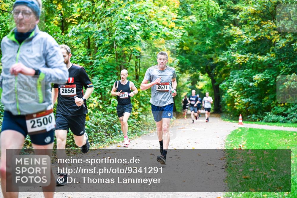 12.10.2025 - Bramfelder Halbmarathon 2025 Dr. Thomas Lammeyer http://msf.ph/oto/9341291 12.10.2025 09:51:20 Laufen 2500, 2656, 2621, 2671 meine-sportfotos.de