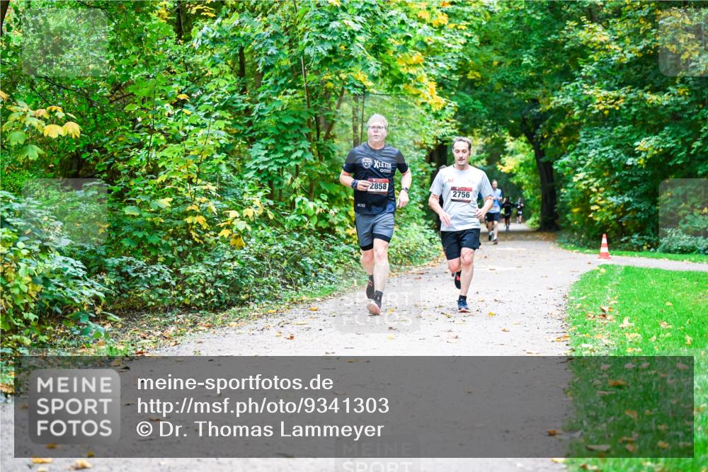 12.10.2025 - Bramfelder Halbmarathon 2025 Dr. Thomas Lammeyer http://msf.ph/oto/9341303 12.10.2025 09:51:26 Laufen 2858, 2756 meine-sportfotos.de