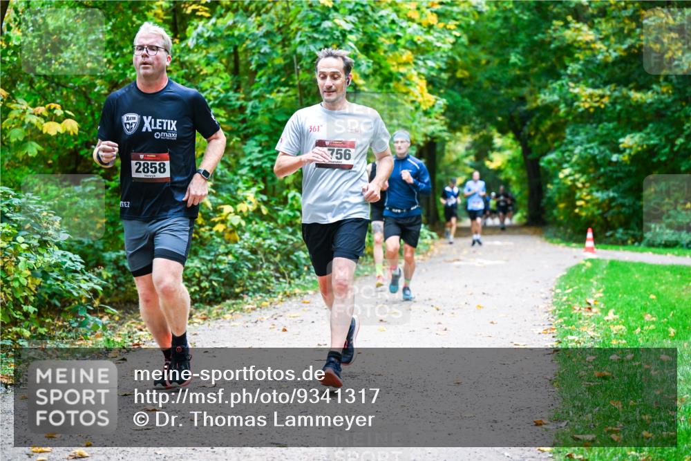 12.10.2025 - Bramfelder Halbmarathon 2025 Dr. Thomas Lammeyer http://msf.ph/oto/9341317 12.10.2025 09:51:28 Laufen 2858, 361, 756 meine-sportfotos.de