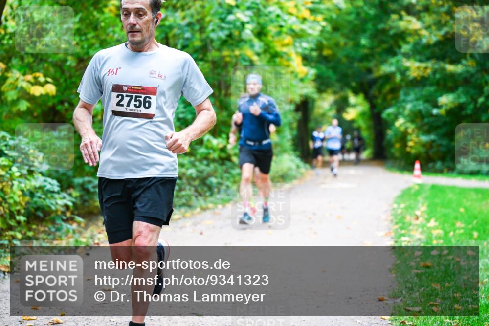 12.10.2025 - Bramfelder Halbmarathon 2025 Dr. Thomas Lammeyer http://msf.ph/oto/9341323 12.10.2025 09:51:29 Laufen 361, 11, 2756 meine-sportfotos.de