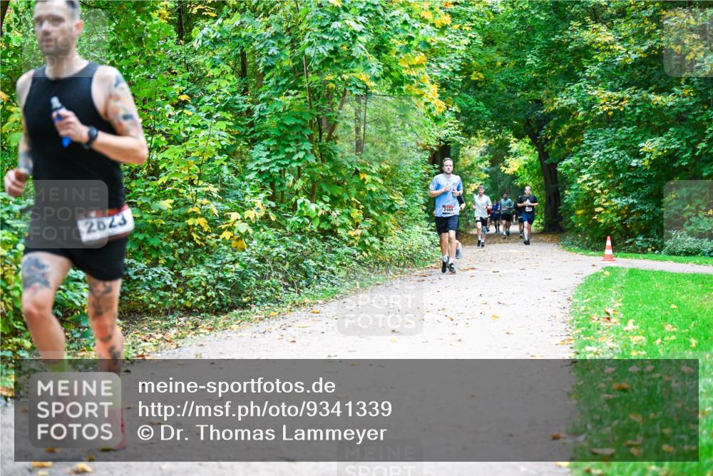 12.10.2025 - Bramfelder Halbmarathon 2025 Dr. Thomas Lammeyer http://msf.ph/oto/9341339 12.10.2025 09:51:31 Laufen 2823, 2465 meine-sportfotos.de