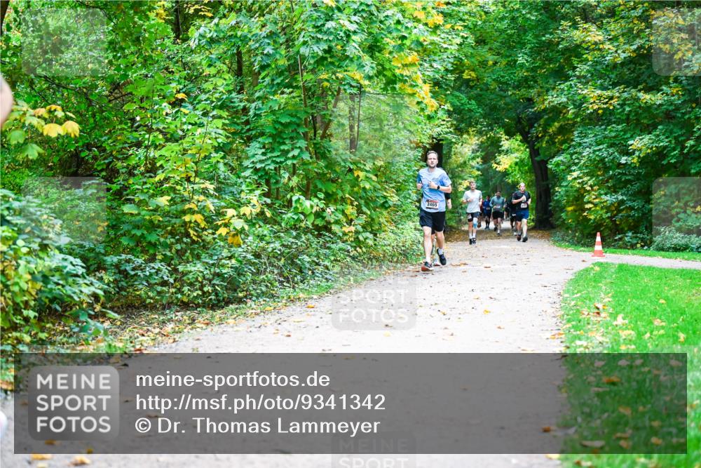 12.10.2025 - Bramfelder Halbmarathon 2025 Dr. Thomas Lammeyer http://msf.ph/oto/9341342 12.10.2025 09:51:32 Laufen 2465 meine-sportfotos.de